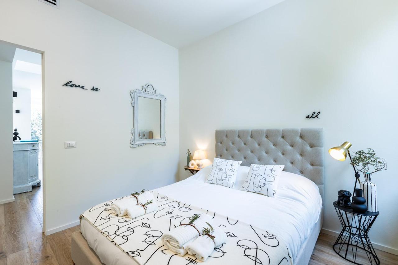 *Villa Olivo*with private terrace&Jacuzzi + 3bedrooms Milaan Buitenkant foto